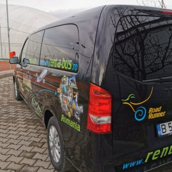 rent a bus brasov: road runner
