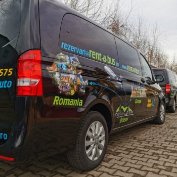 rent a bus brasov: road runner