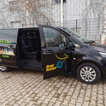 rent a bus brasov: road runner