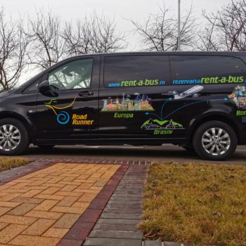 rent a bus brasov: road runner